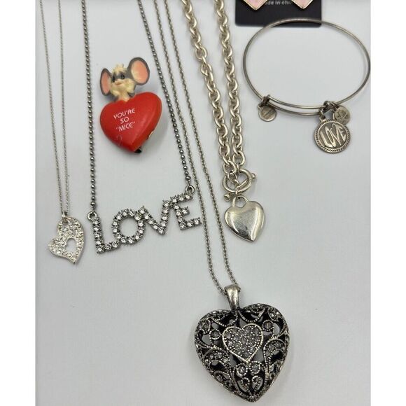 Silver Tone Heart LOVE Valentine’s Day Jewelry Lot Necklace Bracelet Earrings - Picture 2 of 6